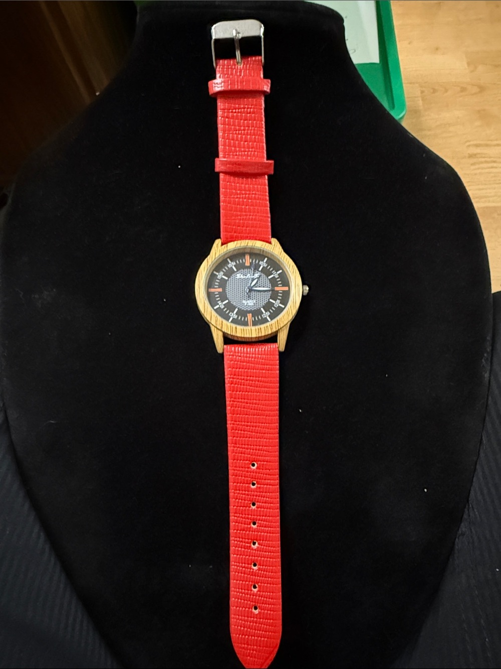 New Red Women’s or Men’s WatchRed Strap Wooden-Bezel new battery size 8.5
